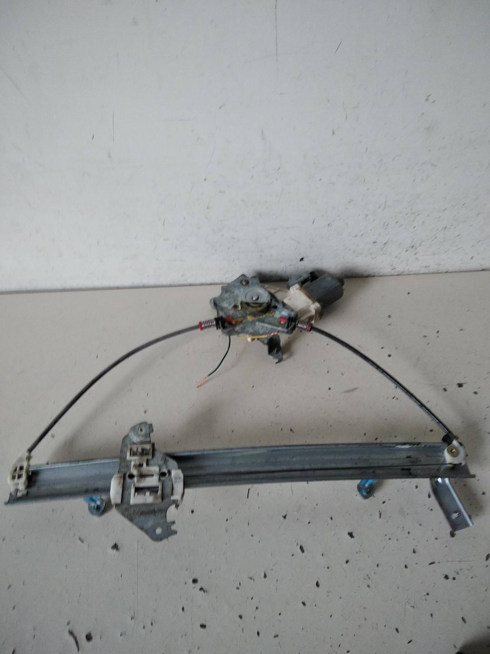 Alzacristallo elettr. porta ant. sx.